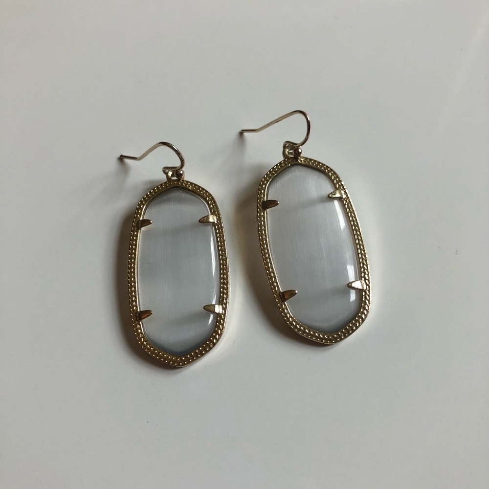 Kendra Scott “Elle” drop earrings